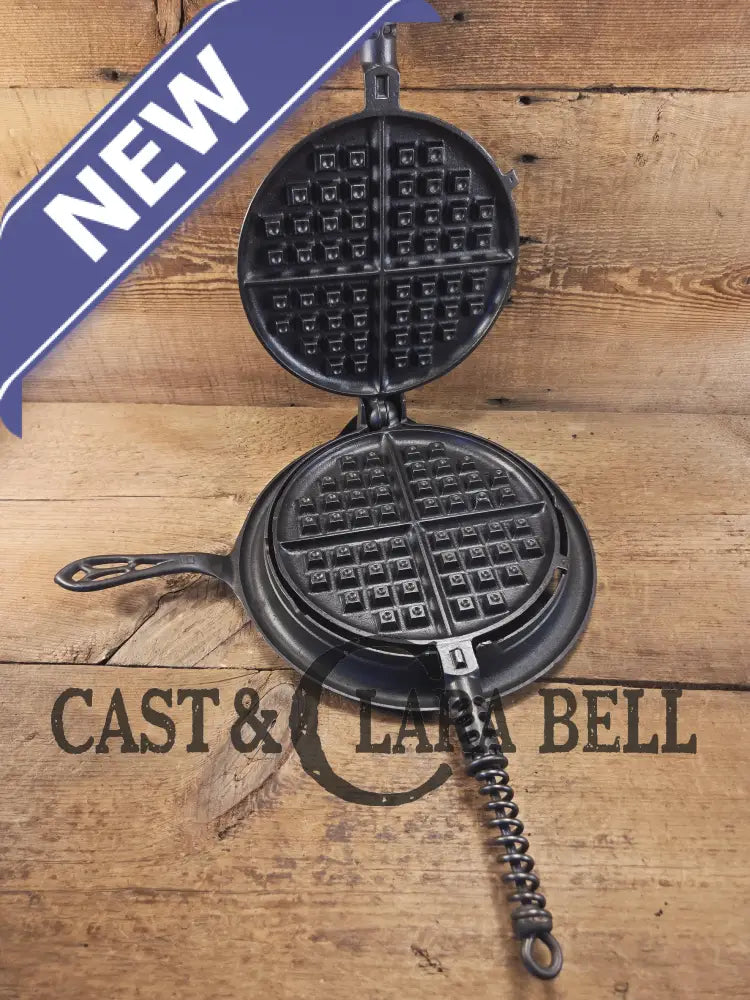 Gorgeous and the biggest made! Hard to Find 1930’s Griswold #9! waffle iron with short base. 316/317 Paddles matching