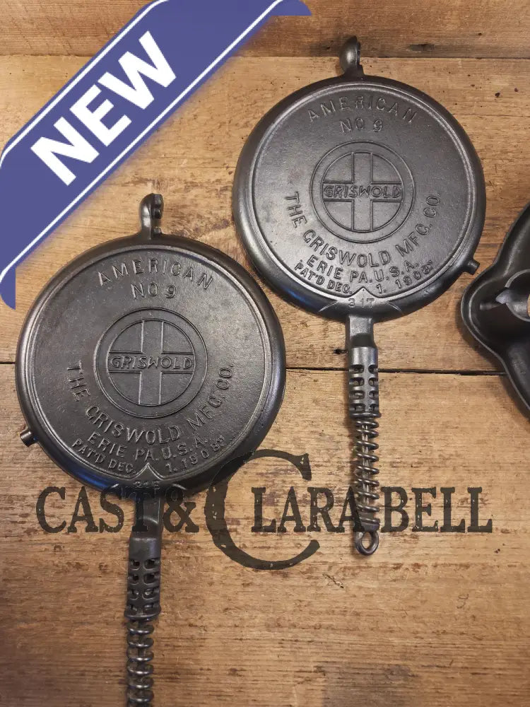 Gorgeous and the biggest made! Hard to Find 1930’s Griswold #9! waffle iron with short base. 316/317 Paddles matching