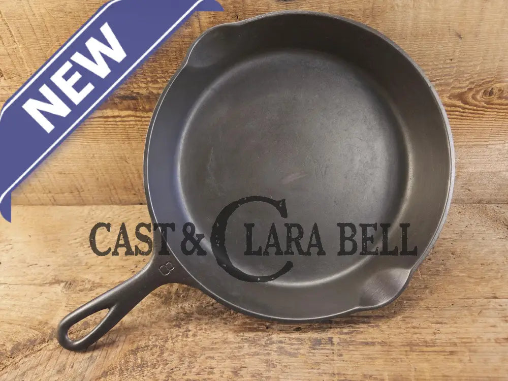 Gorgeous and unique! 1930’s era Griswold #8 Cast Iron Skillet with Heat Ring 755. Similar to the Victor design. Great