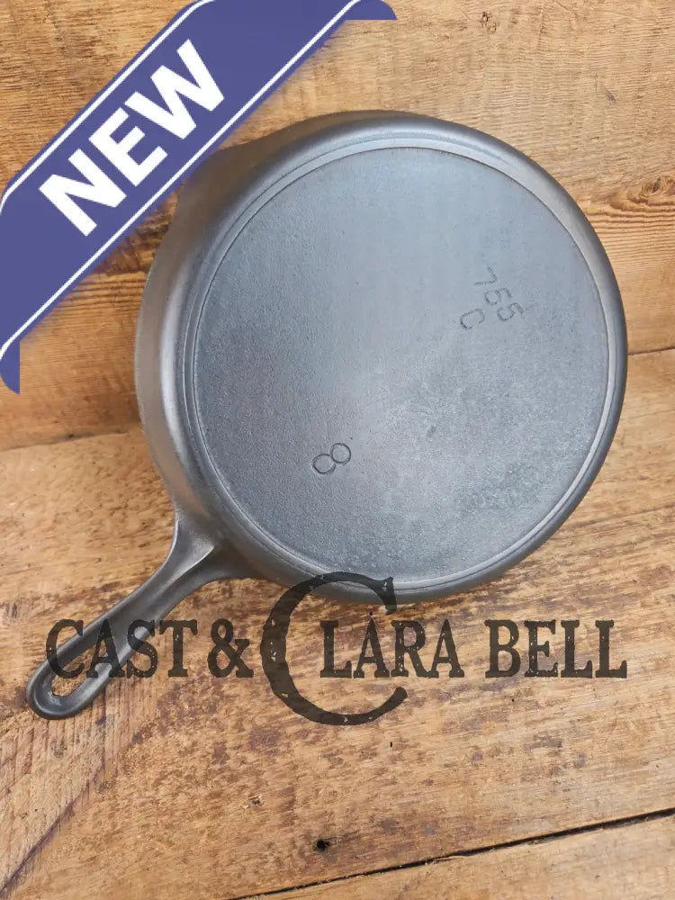 Gorgeous and unique! 1930βs era Griswold #8 Cast Iron Skillet with Heat Ring 755. Similar to the Victor design. Great