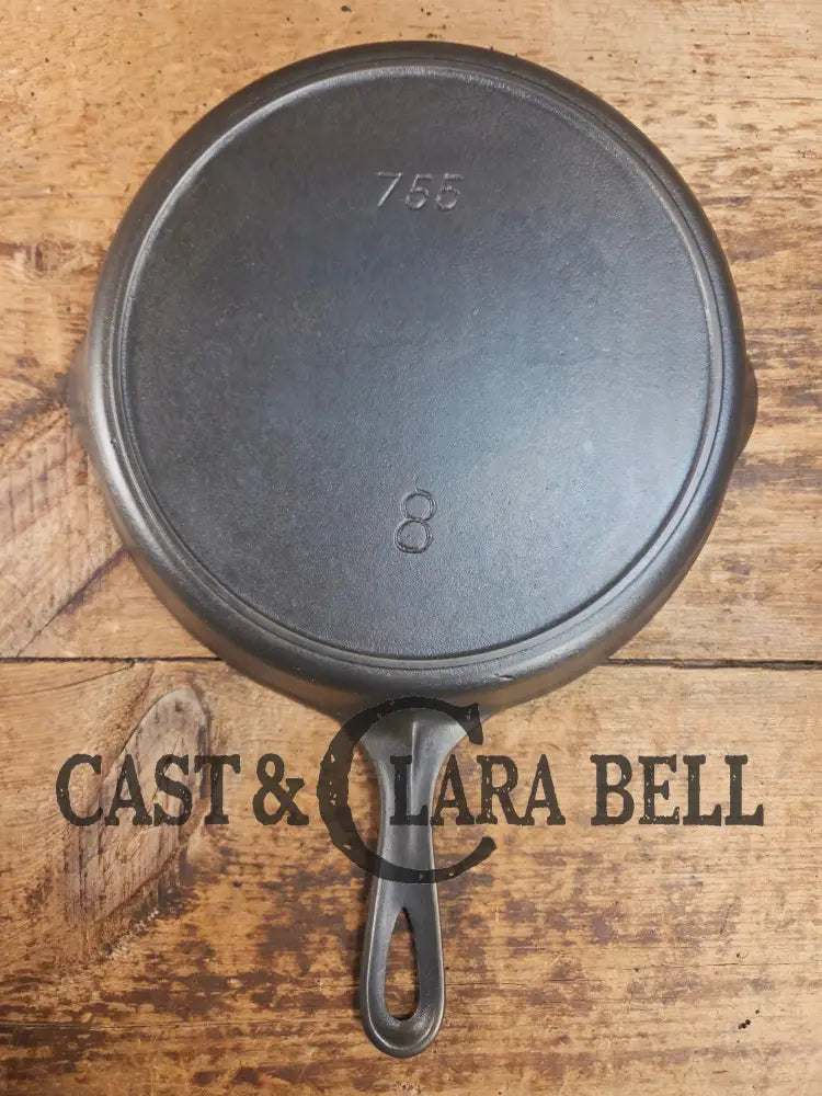 Gorgeous and unique! 1930βs era Griswold #8 Cast Iron Skillet with Heat Ring 755. Similar to the Victor design. Great
