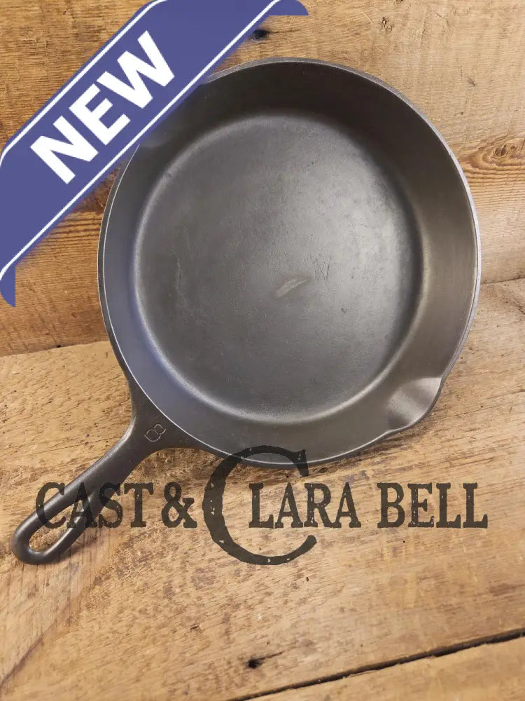 Gorgeous and unique! 1930’s era Griswold #8 Cast Iron Skillet with Heat Ring 755. Similar to the Victor design. Great