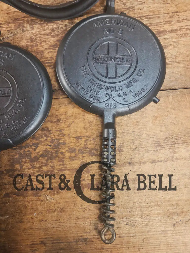 GORGEOUS! Awesome 1920βs Slant Log Griswold #8 Waffle Iron 314/313 with Fully marked Base 327. Ready to make crispy