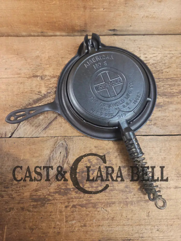 GORGEOUS! Awesome 1920βs Slant Log Griswold #8 Waffle Iron 314/313 with Fully marked Base 327. Ready to make crispy