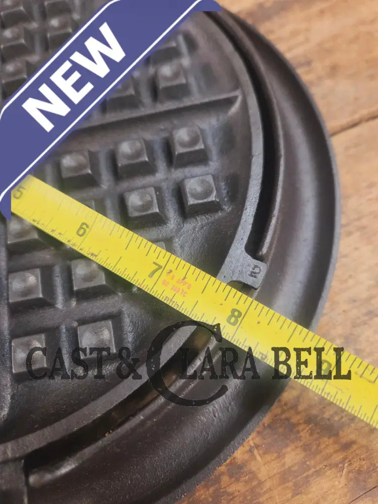 GORGEOUS! Awesome 1920βs Slant Log Griswold #8 Waffle Iron 314/313 with Fully marked Base 327. Ready to make crispy