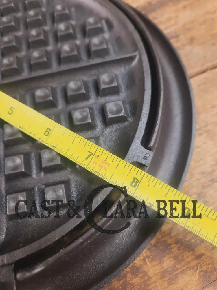 GORGEOUS! Awesome 1920βs Slant Log Griswold #8 Waffle Iron 314/313 with Fully marked Base 327. Ready to make crispy