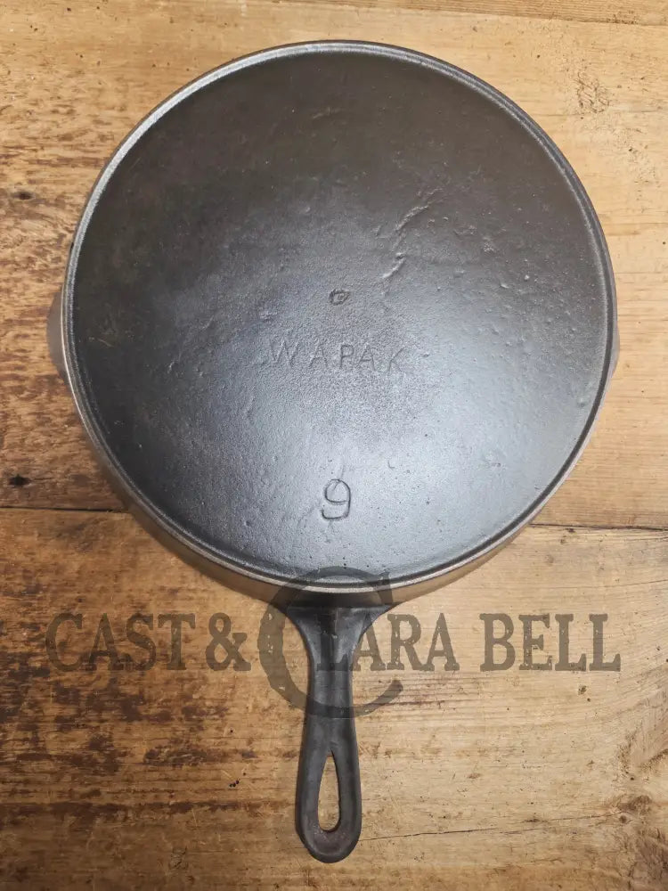 GORGEOUS! Early 1900’s Era #9 Wapak straight block bacon skillet. One of a kind piece for your gourmet kitchen! Skillet