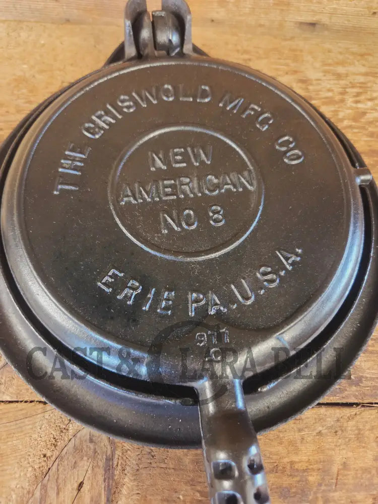 GORGEOUS. Early 1900’s Griswold New American No. 8 Waffle Iron with Low Base 976 C/977 C - Waffle Iron