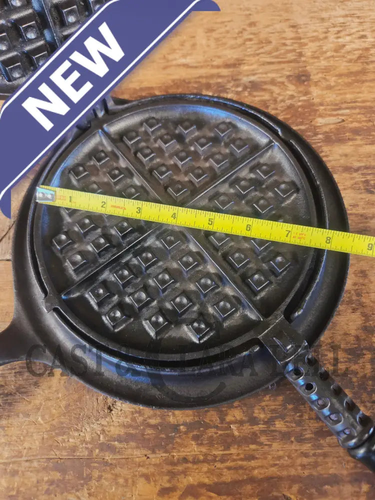GORGEOUS. Early 1900’s Griswold New American No. 8 Waffle Iron with Low Base 976 C/977 C - Waffle Iron