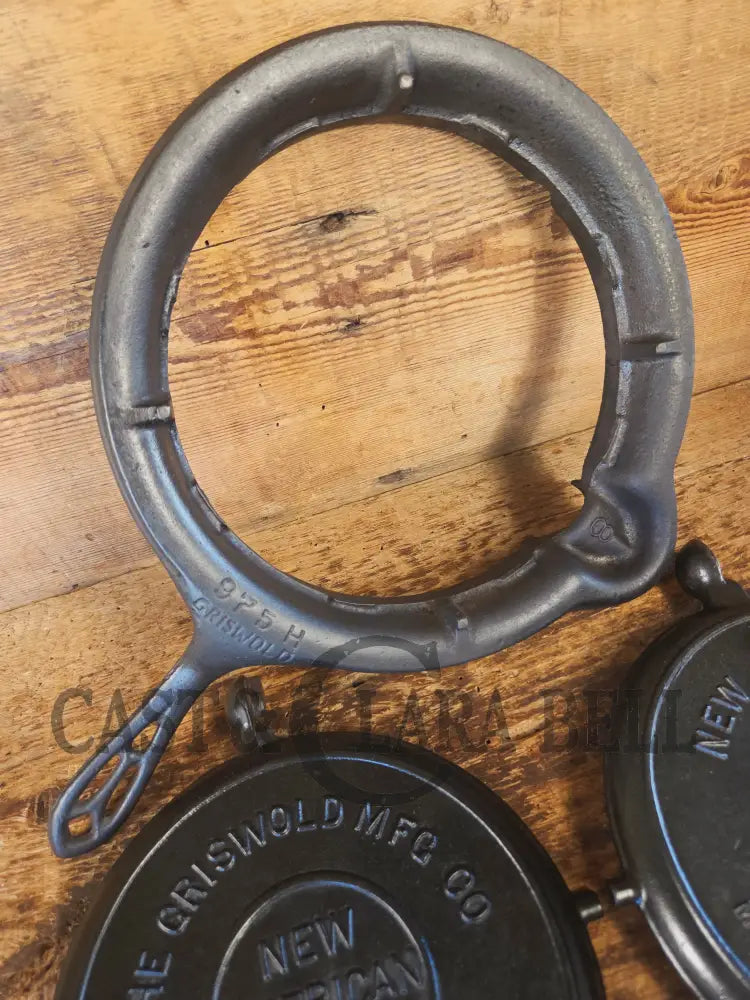 GORGEOUS. Early 1900’s Griswold New American No. 8 Waffle Iron with Low Base 976 C/977 C - Waffle Iron