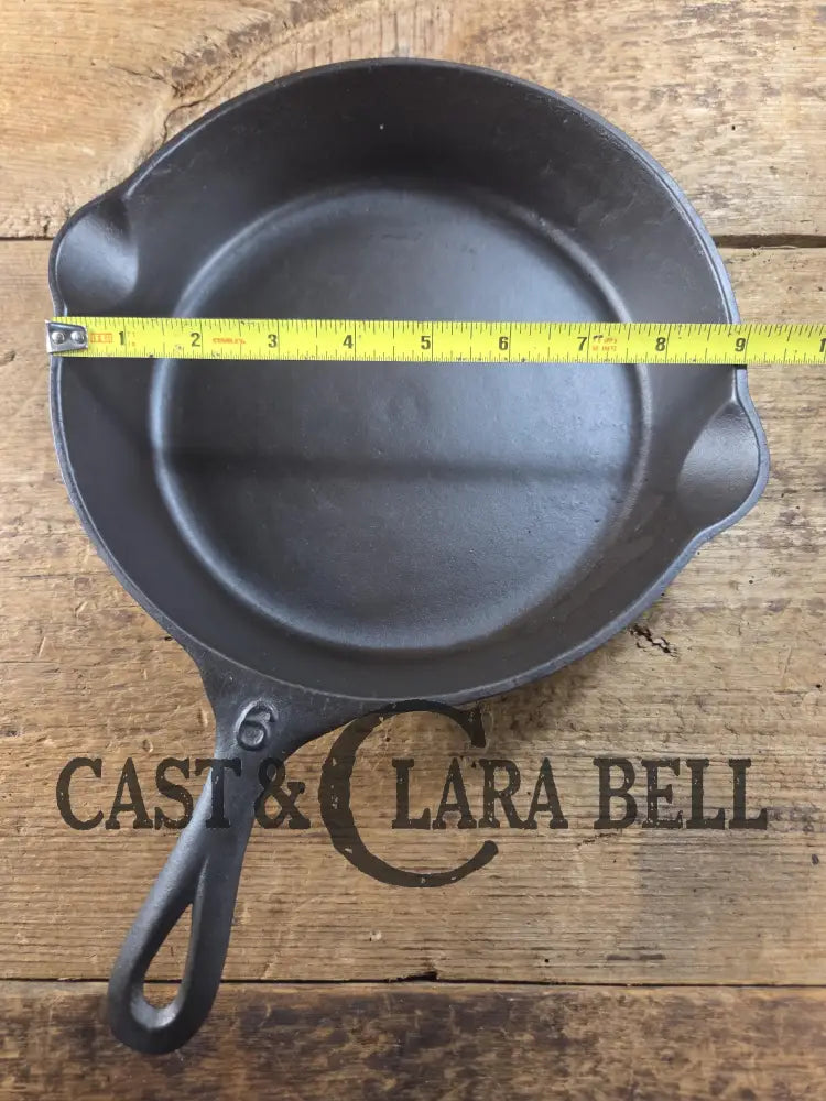 Gorgeous Early 1900’s Lodge #6 Skillet with No Notch Heat Ring with ’B’ makers mark. Not an easy one to find. Perfect