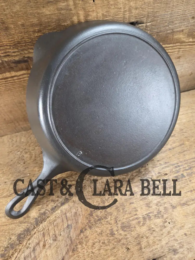 Gorgeous Early 1900’s Lodge #6 Skillet with No Notch Heat Ring with ’B’ makers mark. Not an easy one to find. Perfect