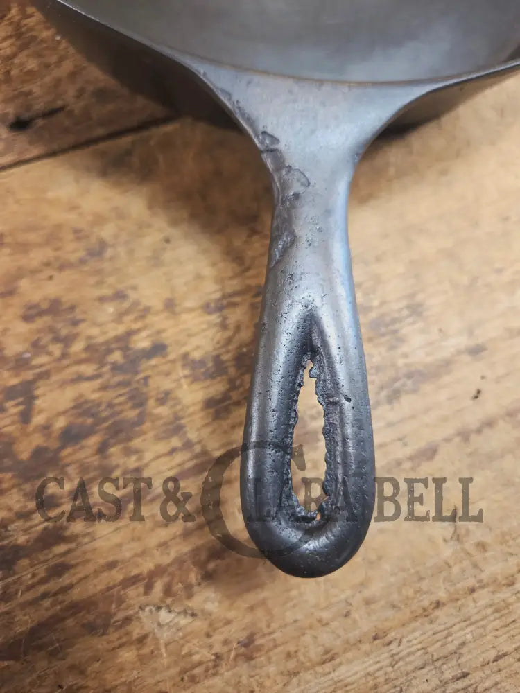 Gorgeous early 1900’s Wapak #9 (#102) cast iron skillet. Made with Erie pattern restored and Ready to Use! Skillet