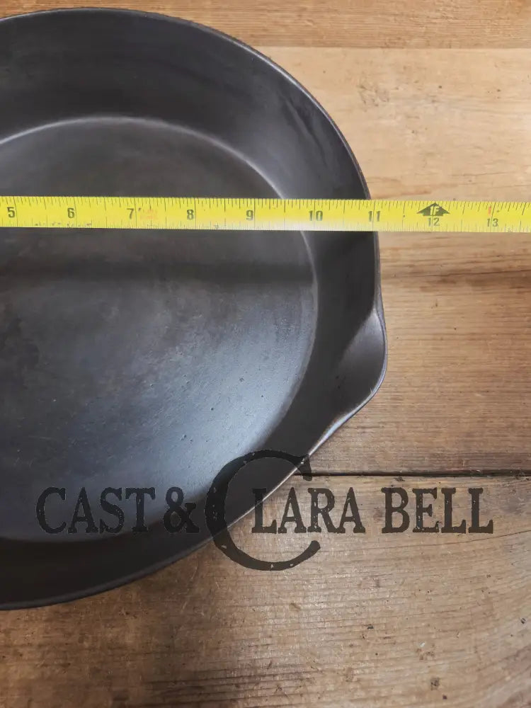 Gorgeous early 1900’s Wapak #9 (#102) cast iron skillet. Made with Erie pattern restored and Ready to Use! Skillet