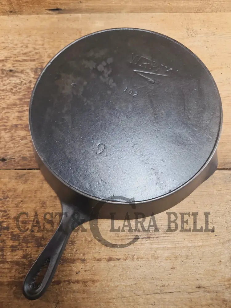 Gorgeous early 1900’s Wapak #9 (#102) cast iron skillet. Made with Erie pattern restored and Ready to Use! Skillet