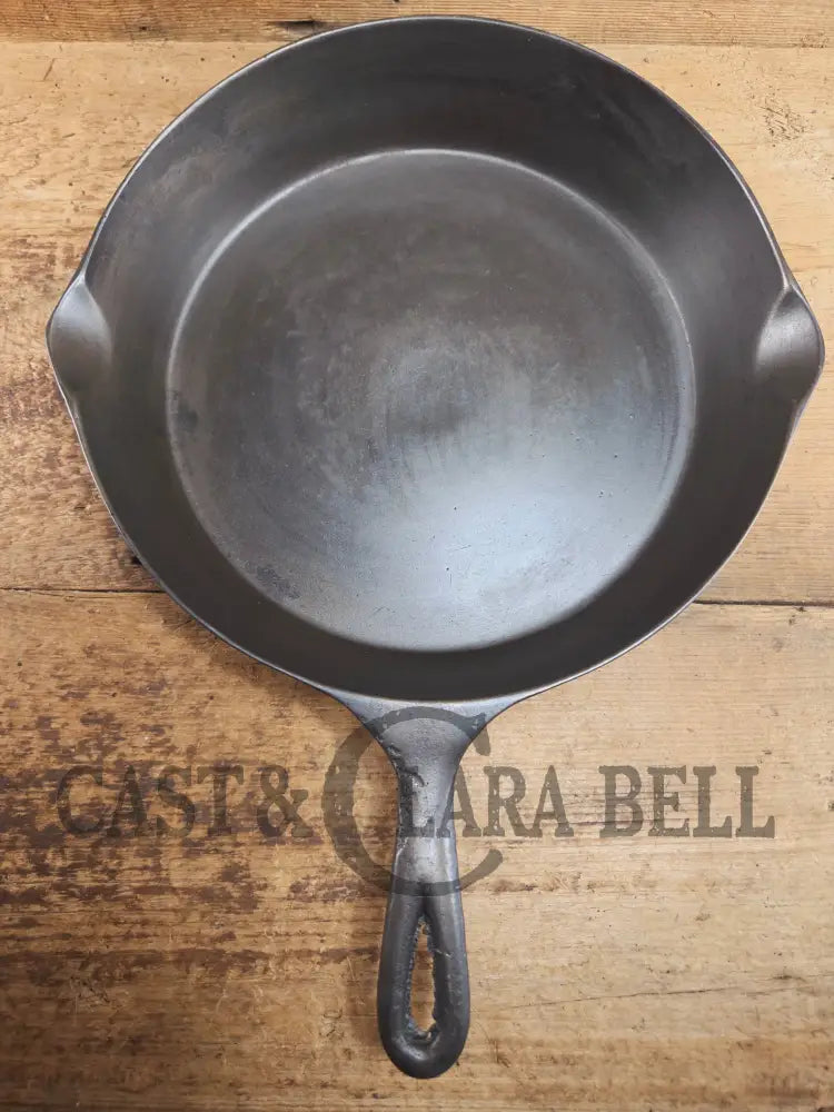 Gorgeous early 1900’s Wapak #9 (#102) cast iron skillet. Made with Erie pattern restored and Ready to Use! Skillet