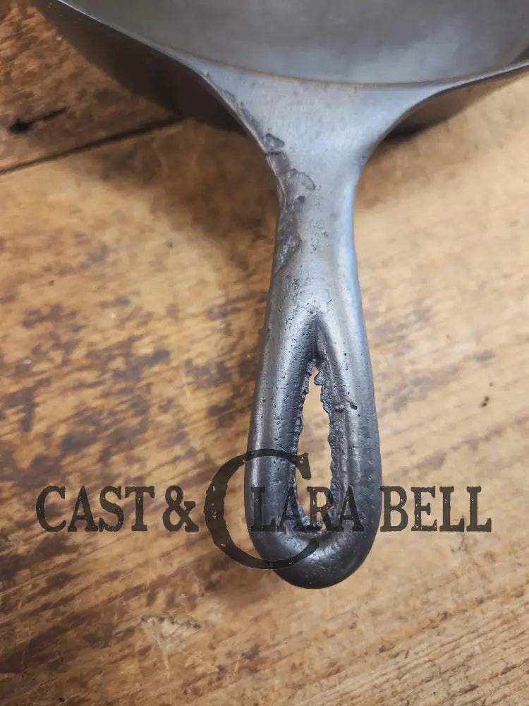 Gorgeous early 1900’s Wapak #9 (#102) cast iron skillet. Made with Erie pattern restored and Ready to Use! Skillet