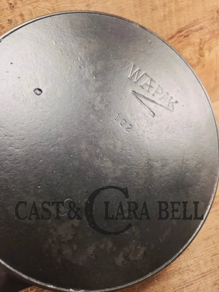 Gorgeous early 1900’s Wapak #9 (#102) cast iron skillet. Made with Erie pattern restored and Ready to Use! Skillet