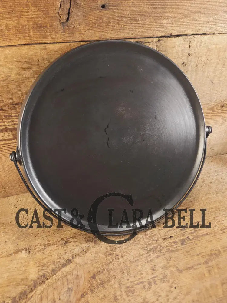 Gorgeous Griddle! Hard to Find early 1900’s Wagner ’Arc’ Logo #12 Bailed. Awesome daily user and in mint condition.