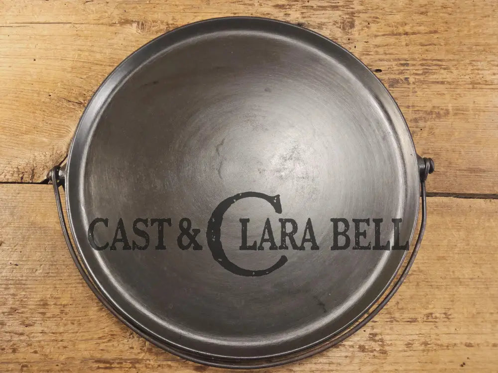 Gorgeous Griddle! Hard to Find early 1900’s Wagner ’Arc’ Logo #12 Bailed. Awesome daily user and in mint condition.