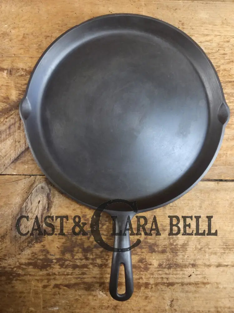 GORGEOUS. Griswold #109 Cast Iron Skillet Griddle with Small Block Logo 202 Bakeware