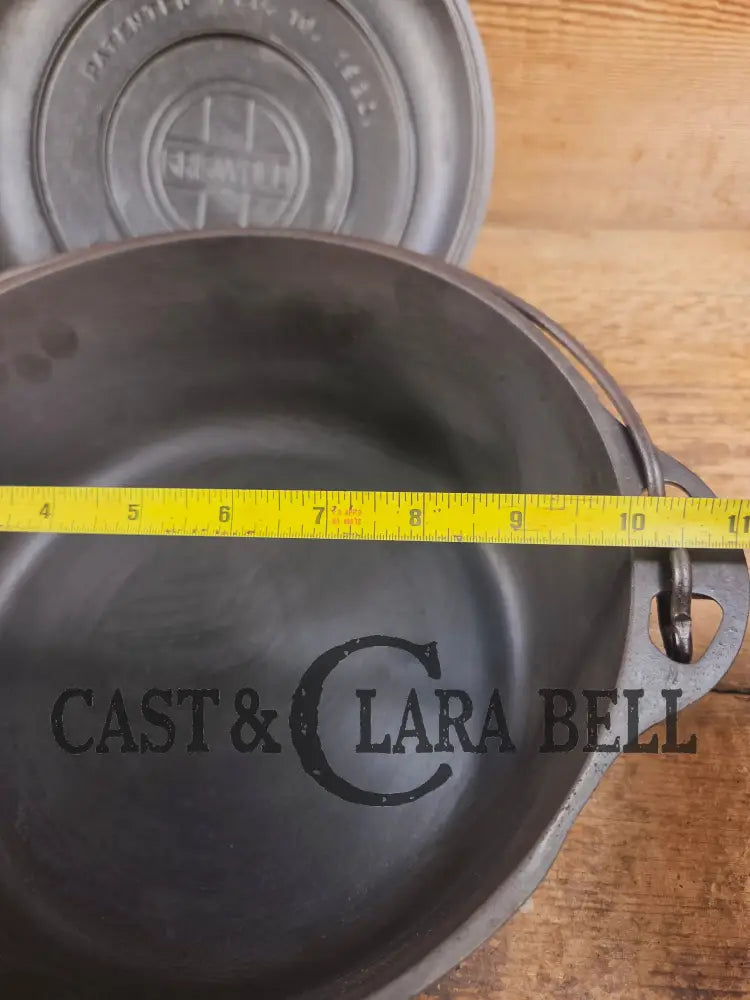 Gorgeous Griswold #8 Tite-Top Dutch Oven Erie PA USA p/n 1278 B with Button Top Logo Lid. Great for soups stews and