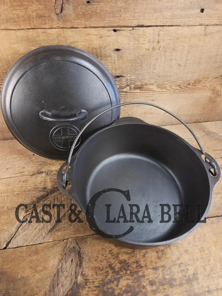 Gorgeous Griswold #8 Tite-Top Dutch Oven Erie PA USA p/n 1278 C with Button Top Logo Lid. Great for soups stews and