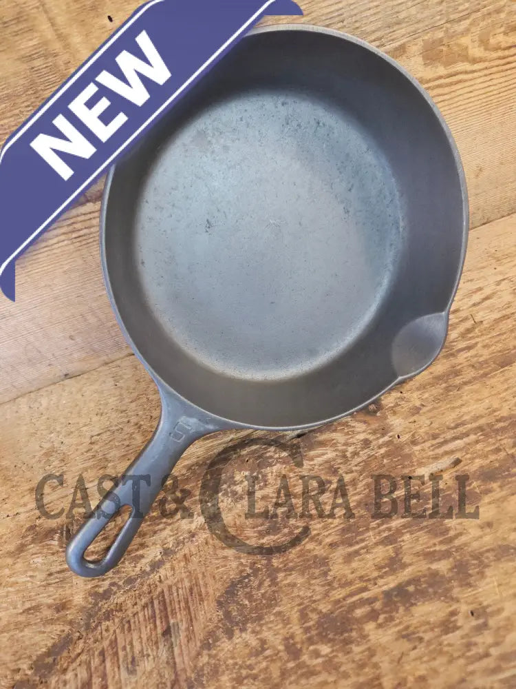 Gorgeous! Griswold No. 5 Cast Iron Skillet with Small Block Logo and Smooth Bottom 724 - Skillet