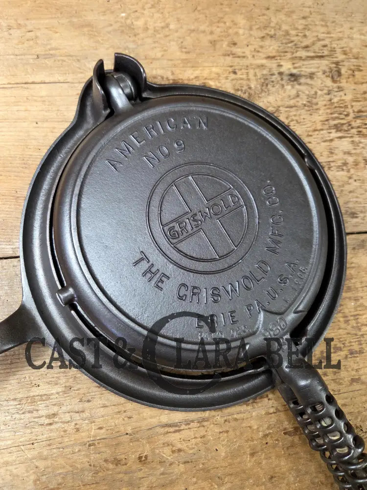 Gorgeous! Hard to Find 1930βs Griswold #9 waffle iron with short base. Paddles 979/980 Base 978 Skillet