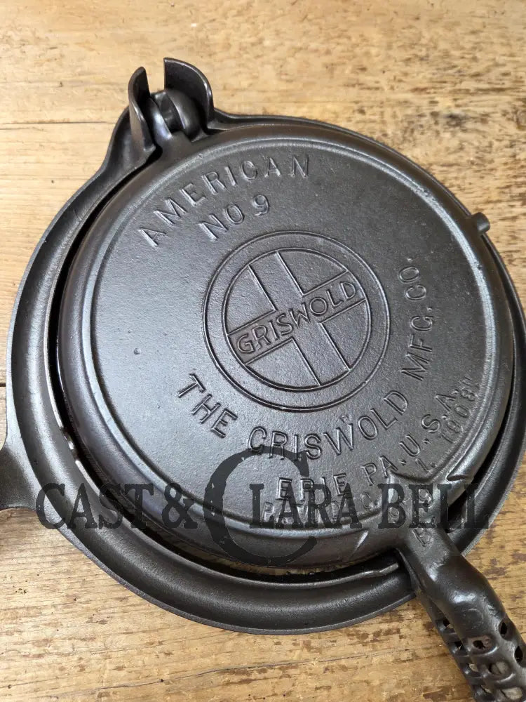 Gorgeous! Hard to Find 1930βs Griswold #9 waffle iron with short base. Paddles 979/980 Base 978 Skillet