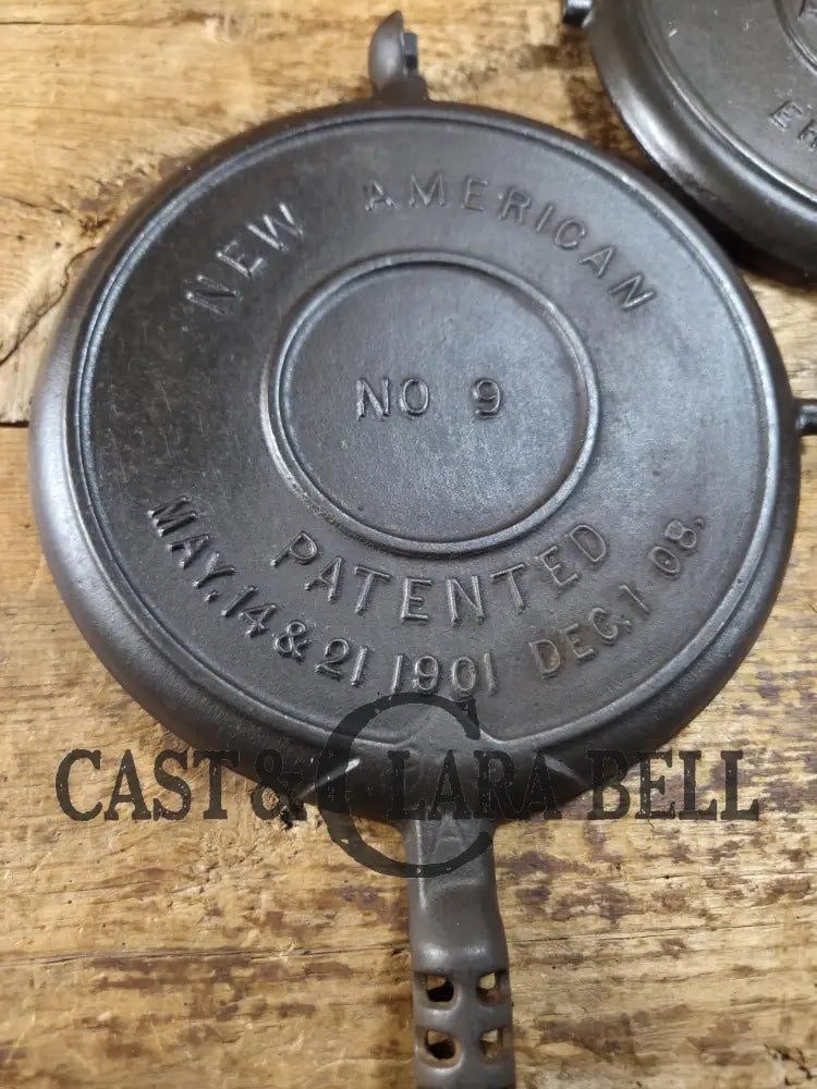 Gorgeous! Hard to Find EARLY 1900’s (Erie Logo Era) Griswold New American RAISED letter style #9 Waffle Iron! Paddles