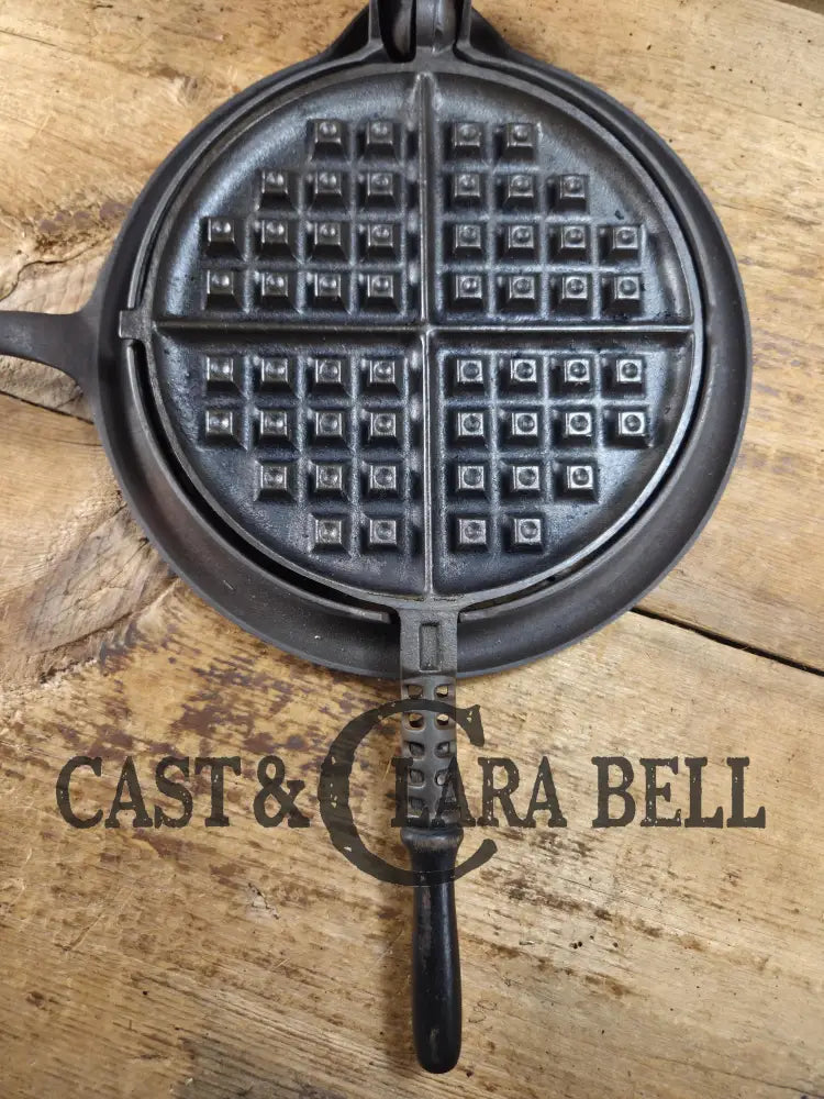 Gorgeous! Hard to Find EARLY 1900’s (Erie Logo Era) Griswold New American RAISED letter style #9 Waffle Iron! Paddles