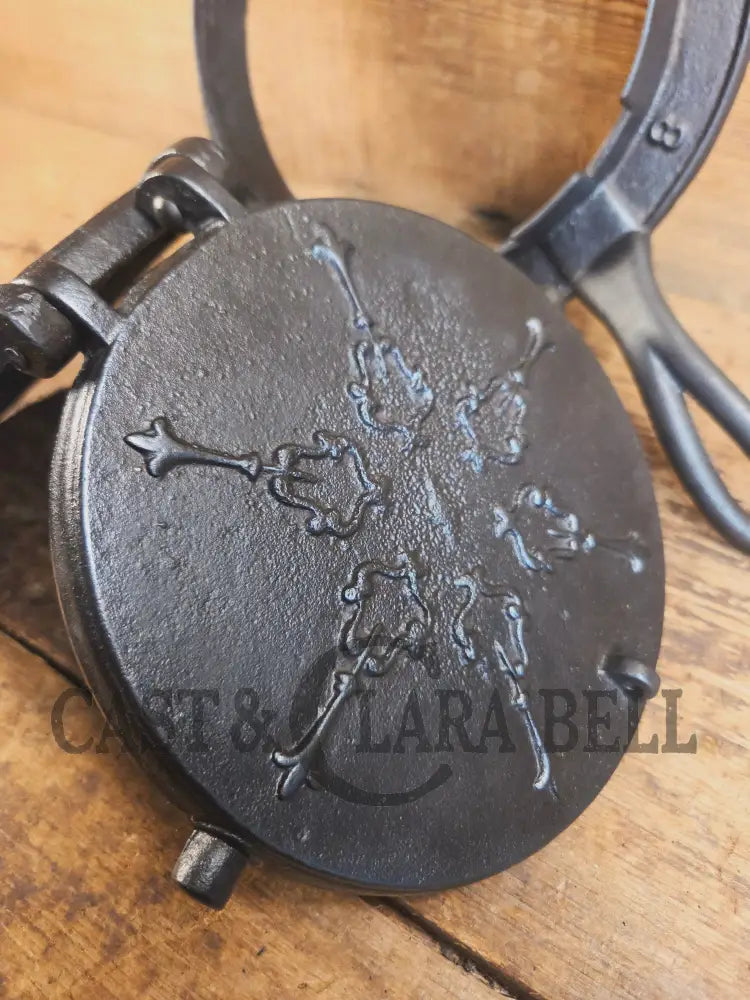 Gorgeous! Mid 1800’s #8-9 Decorative A&J Cox Inc Philadelphia PA cast waffle iron - Waffle Iron