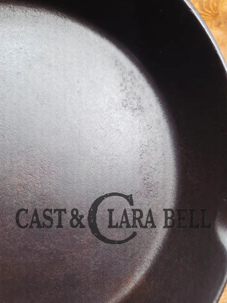 Gorgeous Mid 1900’s Lodge #6 Skillet with Three Notch Heat Ring with ’JB’ makers mark. Perfect for saute & sides (Copy)