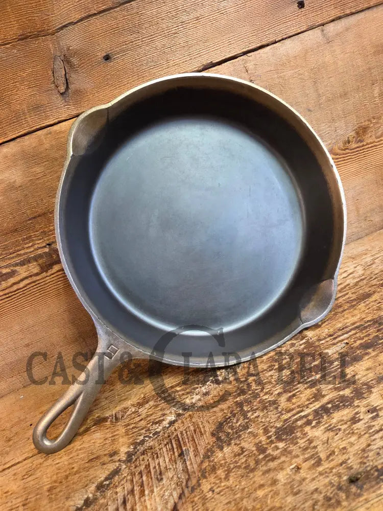 Gorgeous Patina! Early 1930βs Griswold #9 Cast Iron Skillet Large Block Logo βErie,β 710 - Skillet