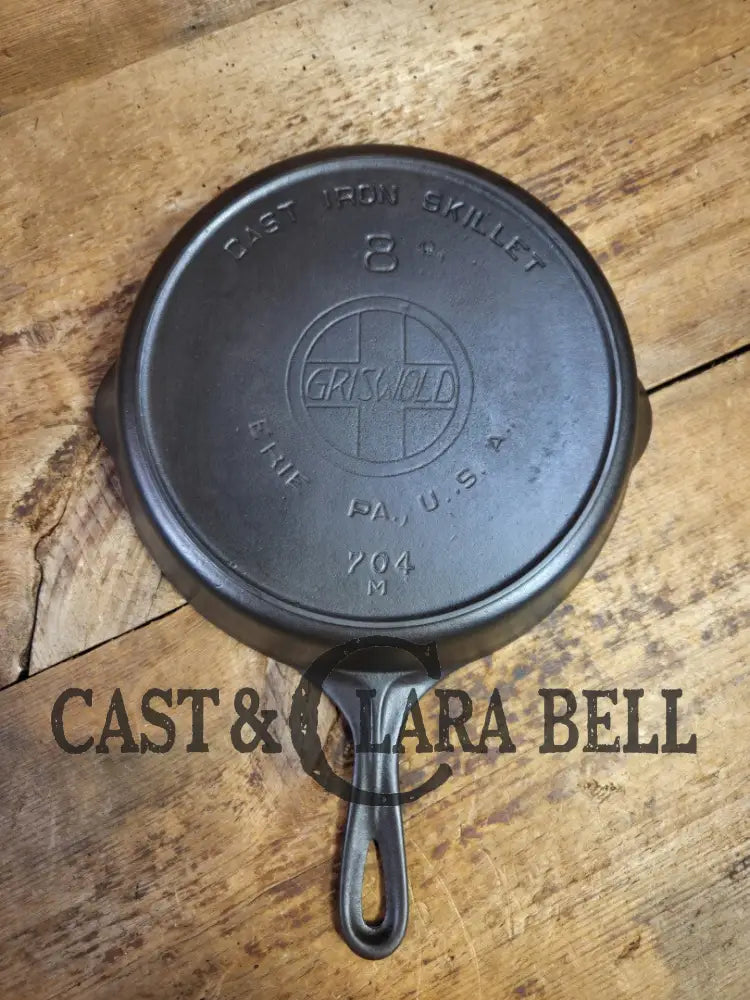 Gorgeous!! Very early 1910โs Griswold #8 Skillet with Heat Ring and Large Slant Logo โErie PA USA,โ 701 Skillet