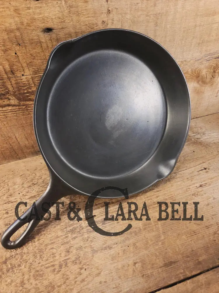 Gorgeous! Wagner’s National 8 Cast Iron Skillet ’8c’. Circa 1920’s beautiful vintage daily user Skillet