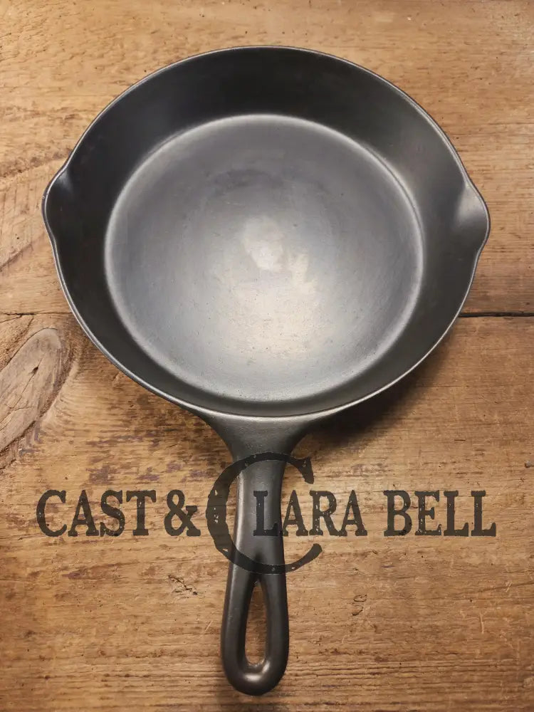 Gorgeous! Wagner’s National 8 Cast Iron Skillet ’8c’. Circa 1920’s beautiful vintage daily user Skillet