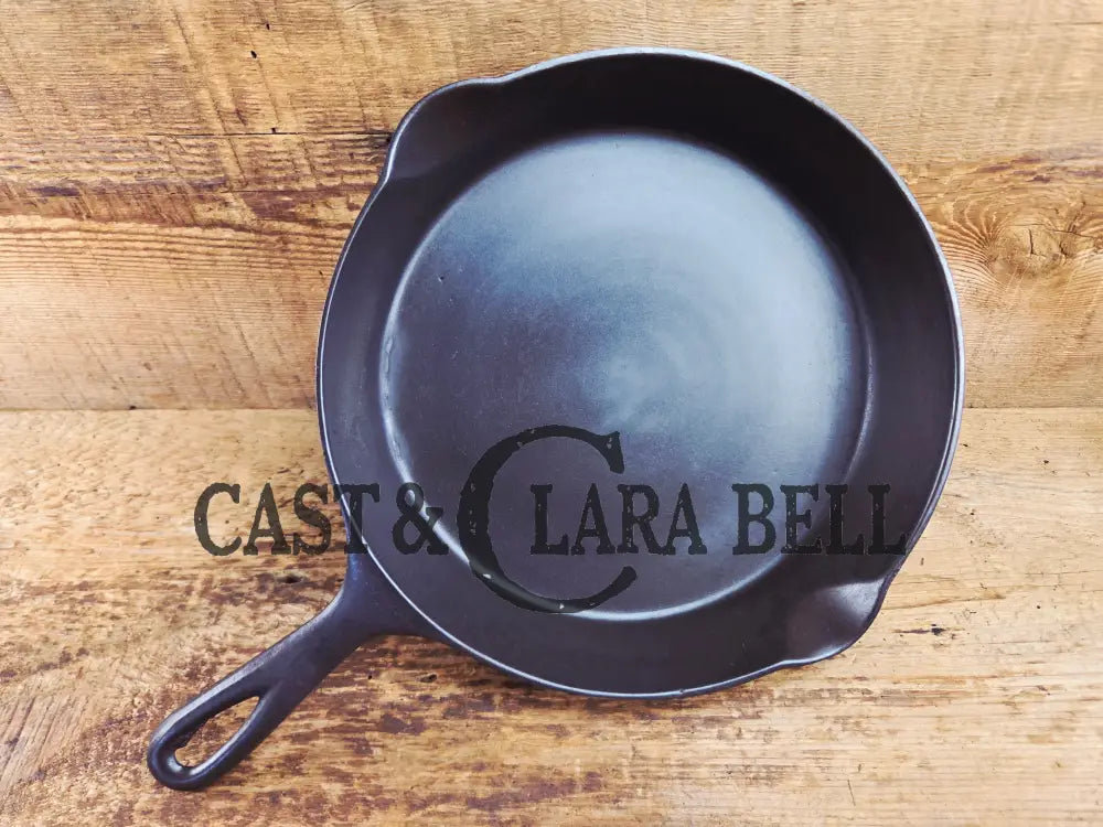 Gorgeous! Wagner’s National 8 Cast Iron Skillet ’8’’. Circa 1920’s beautiful vintage daily user Skillet
