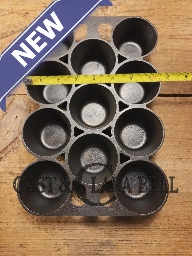 Great collectors piece! Griswold made Sears and Roebuck & Co. ’Best Made’ No. 10 Popover pan. Very cool! Bakeware