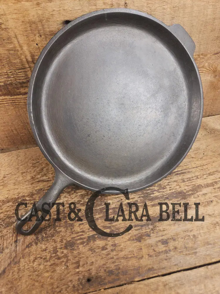 Great daily user! 1950βs Wagner Ware Skillet Griddle. 11 1/4 Inches. Perfect for grilled cheese nachos and more.