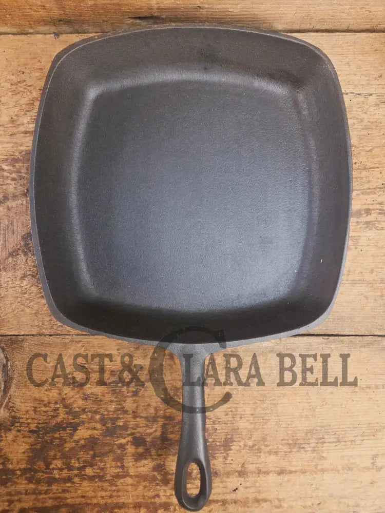 Great daily workhorse! 1950’s era Birmingham (BSR) Stove & Range cast iron square fryer skillet Skillet