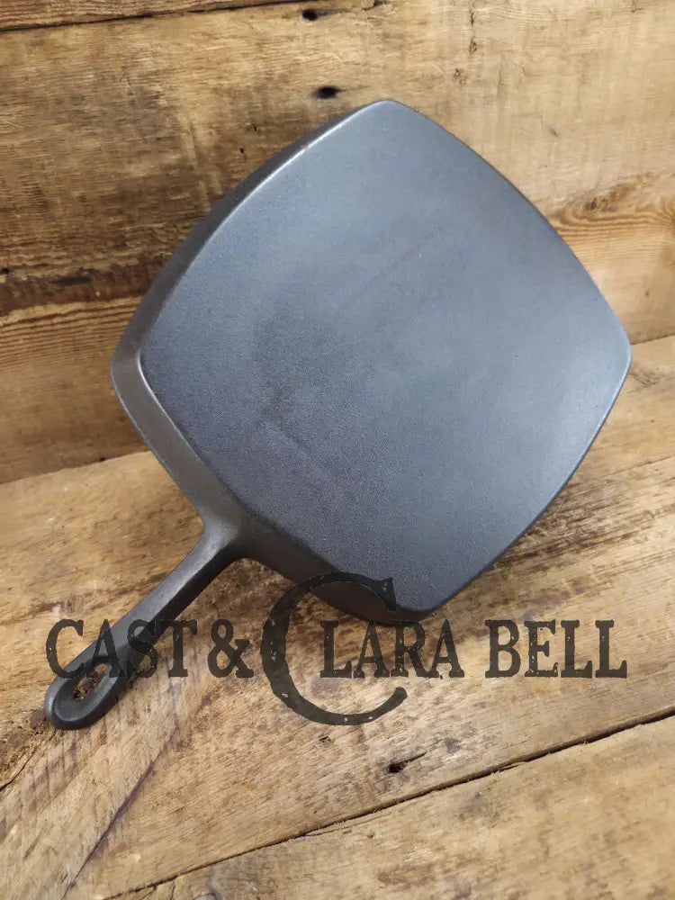 Great daily workhorse! 1950βs era Birmingham (BSR) Stove & Range cast iron square fryer skillet. Skillet