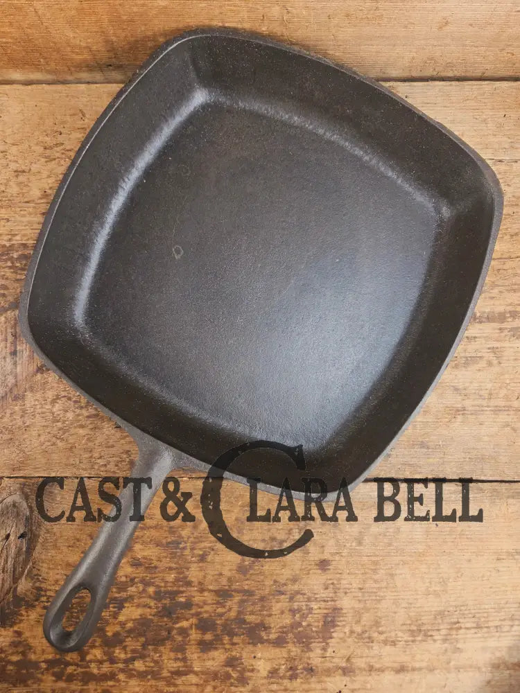 Great daily workhorse! 1950βs era Birmingham (BSR) Stove & Range cast iron square fryer skillet Skillet