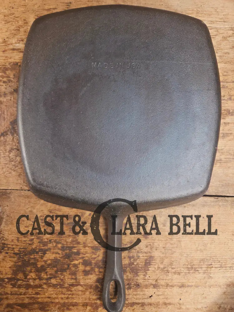 Great daily workhorse! 1950βs era Birmingham (BSR) Stove & Range cast iron square fryer skillet Skillet