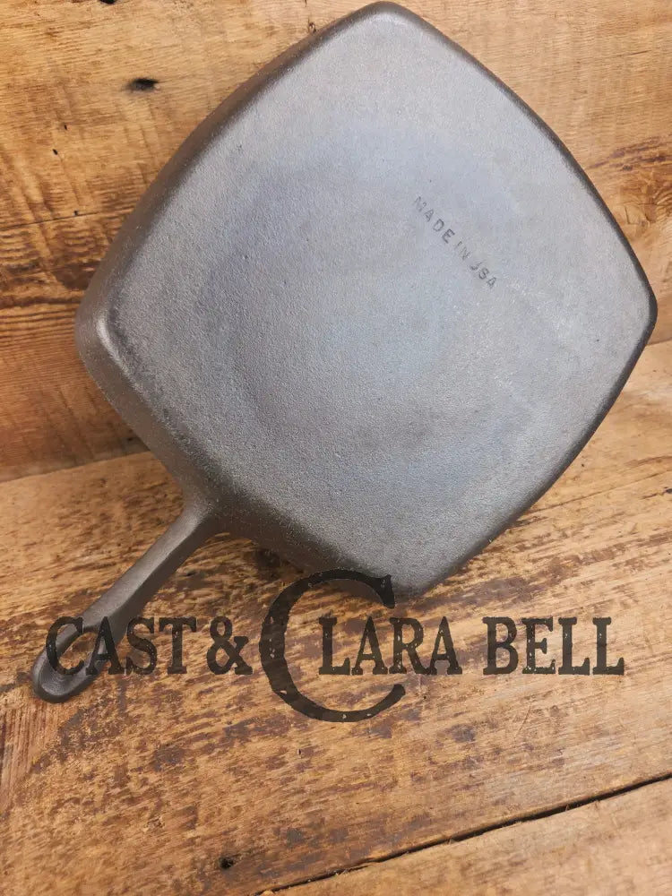 Great daily workhorse! 1950βs era Birmingham (BSR) Stove & Range cast iron square fryer skillet Skillet