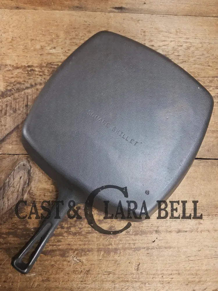 Great daily workhorse! Large #9 1950βs era Birmingham (BSR) Stove & Range cast iron square fryer skillet. SC24 Skillet