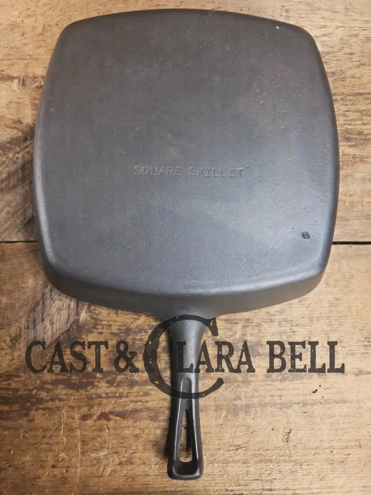 Great daily workhorse! Large #9 1950βs era Birmingham (BSR) Stove & Range cast iron square fryer skillet. SC24 Skillet