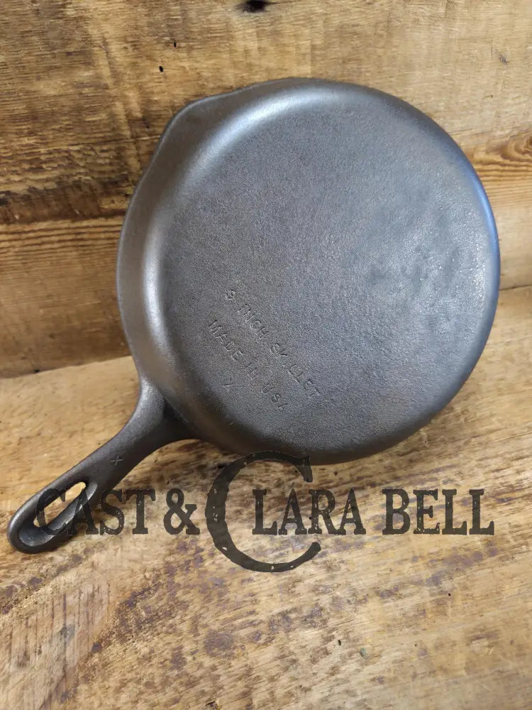 Great every day pan or first skillet. 1940s era Wagner made Griswold #6 Skillet with Smooth Bottom 9 Inches Skillet