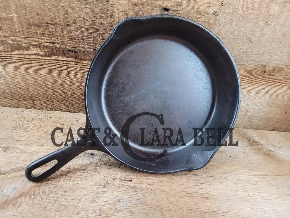 Great Every Day Pan Or First Skillet. 1940S Era Wagner Made Griswold #7 Skillet With Smooth Bottom